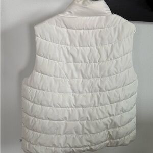 GAP Women's White Puffer Vest